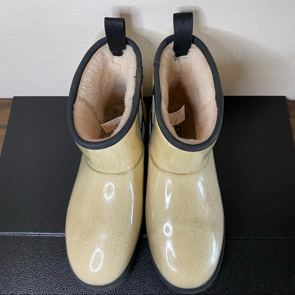 UGG cream / black Classic Clear Mini waterproof boots 10 - Picture 4 of 16
